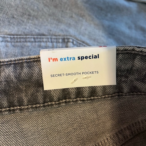 Old Navy OG Straight Jean Shorts Plus Size 26 High Rise Vintage Wash NWT - Picture 7 of 10